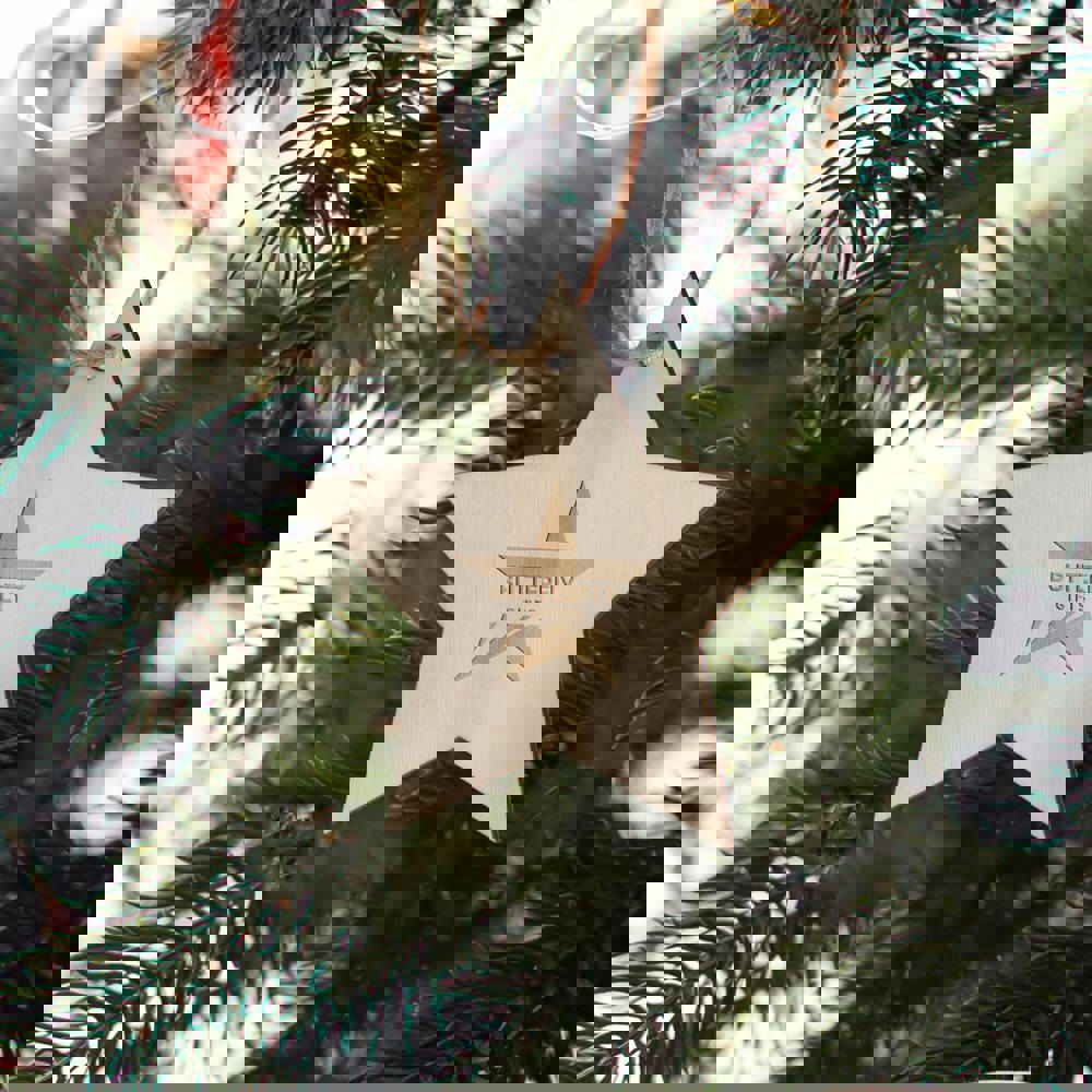 Sternförmiges Weihnachtsornament aus Holz 